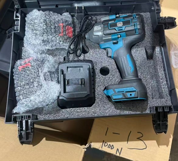 Foarfecă de Tuns Cai cu Acumulator — Scule cu Acumulator German Meister